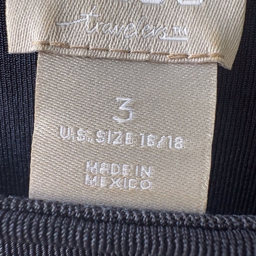 Chico’s Travelers Navy Blue Size 16/18 Tunic 3/4 Sleeve Round Neck Travel Casual - Picture 2 of 11
